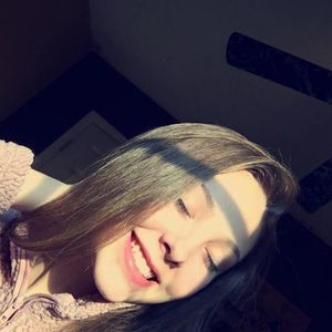 Meet your Posher, Alexis